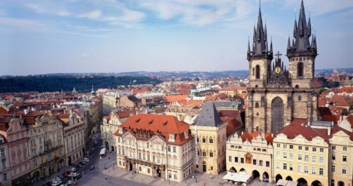 Pročitajte više o članku Češka uvodi trosedmičnu zabranu kretanja, strogi lockdown