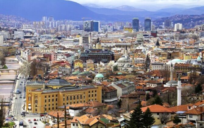 Pročitajte više o članku U Kantonu Sarajevo 598 novozaraženih, preminulo 15 osoba