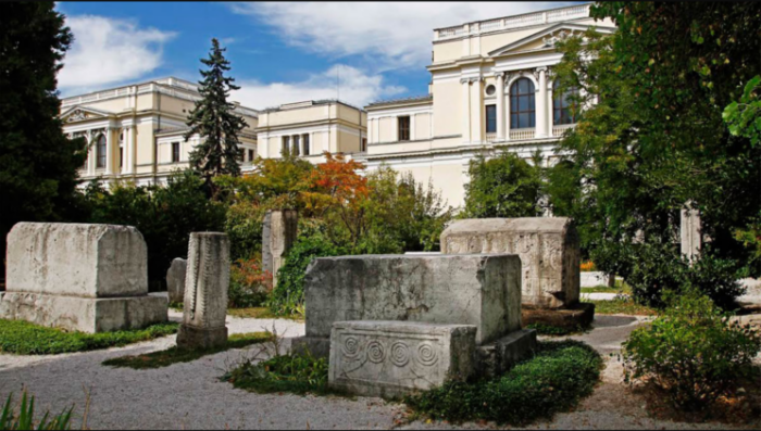Pročitajte više o članku Zašto trebate posjetiti Zemaljski muzej u Sarajevu