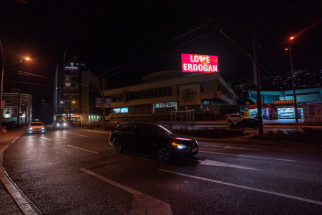 Pročitajte više o članku Podrška predsjedniku Turske: “Love Erdogan” na bilbordima u Sarajevu