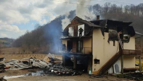 Pročitajte više o članku Izgorjela kuća u banjalučkom naselju Bistrica