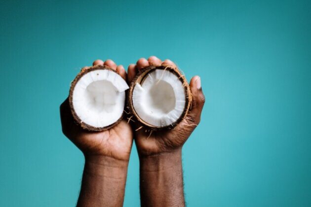 Pročitajte više o članku Trebate li koristiti kokosovo ulje na licu?
