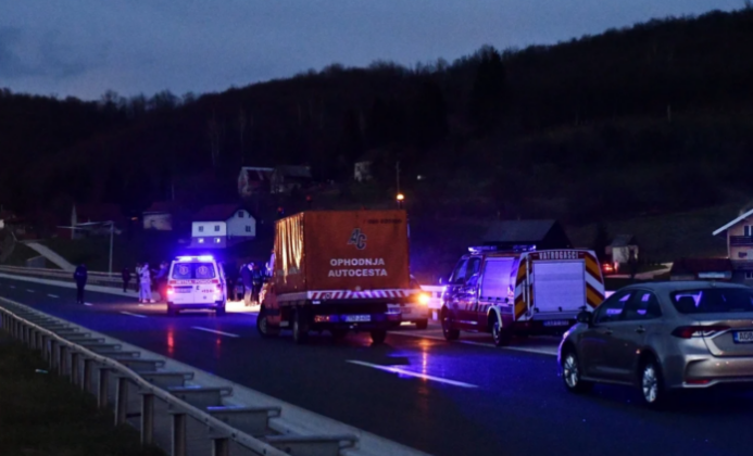 Pročitajte više o članku Tragedija u BiH: Teška saobraćajna nesreća! Tri osobe izgubile život!