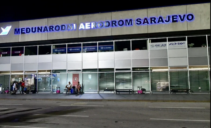 Pročitajte više o članku Sarajevski aerodrom: Granična policija spriječila putnika da u Tursku odnese 45.000 dolara