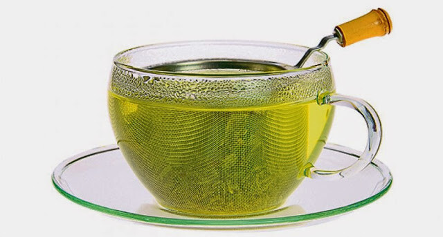 Pročitajte više o članku Peršun kao čaj za izbacivanje viška vode iz organizma