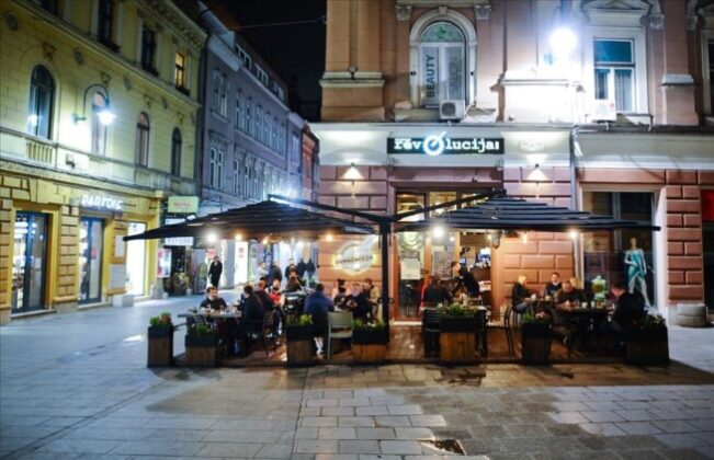 Pročitajte više o članku U Sarajevu se od ponedjeljka otvaraju bašte kafića, kao i teretane i bazeni