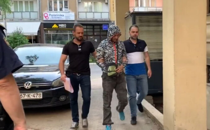 Pročitajte više o članku Hajdarević koji je uhapšen zbog prijetnji Hadžifejzoviću policiji poznat po krađi obuće iz džamija