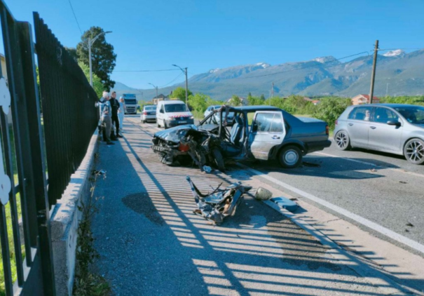 Pročitajte više o članku U saobraćajnoj nesreći kod Mostara ozlijeđene najmanje dvije osobe