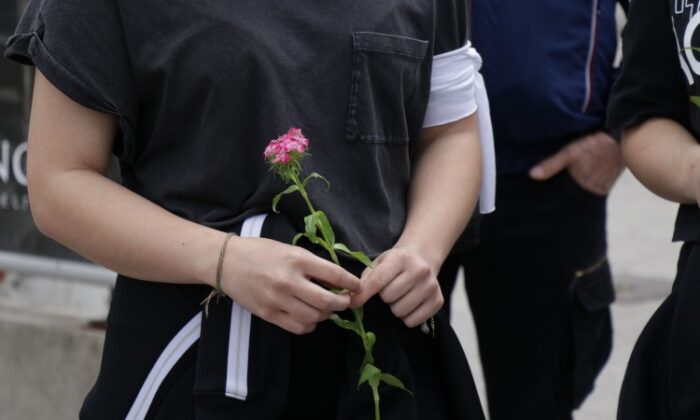Pročitajte više o članku Dan bijelih traka: Sjećanje na 3.176 ubijenih Prijedorčana, među kojima je 102 djece