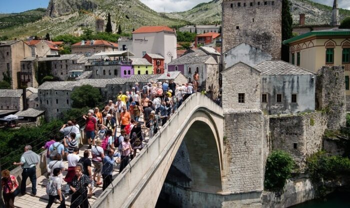 Pročitajte više o članku Turisti su potrebni Bosni i Hercegovini