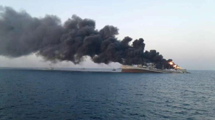 Pročitajte više o članku Najveći iranski ratni brod se zapalio i potonuo u Omanskom zaljevu
