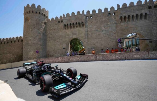 Pročitajte više o članku Lewis Hamilton pozdravlja ‘monumentalan’ rezultat nakon što je došao drugi u kvalifikacijama za Baku