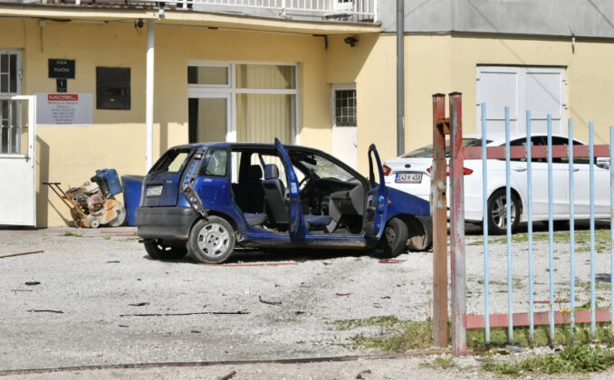 Pročitajte više o članku Sarajevo: Bježeći od policije Fiat završio u dvorištu kuće, povrijeđene dvije osobe