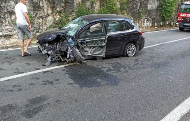 Pročitajte više o članku Teška saobraćajna nesreća južno od Mostara, najmanje dvoje povrijeđenih