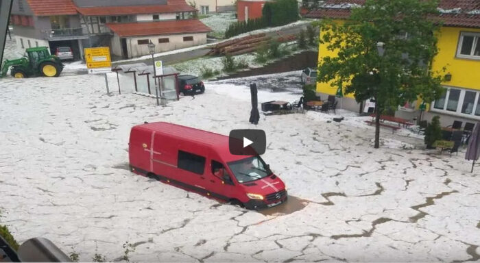 Pročitajte više o članku Novi snimci drame u Njemačkoj: Kiša i led poplavili gradove