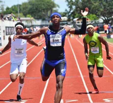 Pročitajte više o članku Američki 17-godišnji sprinter srušio Boltov rekord!