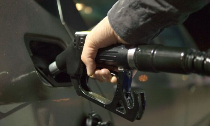 Pročitajte više o članku Teško je predvidjeti kretanje cijena goriva u narednom periodu