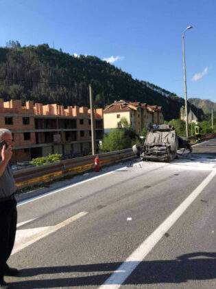 Pročitajte više o članku Loše vijesti iz Mostara: Mladić povrijeđen u saobraćajnoj nesreći kod Konjica je životno ugrožen