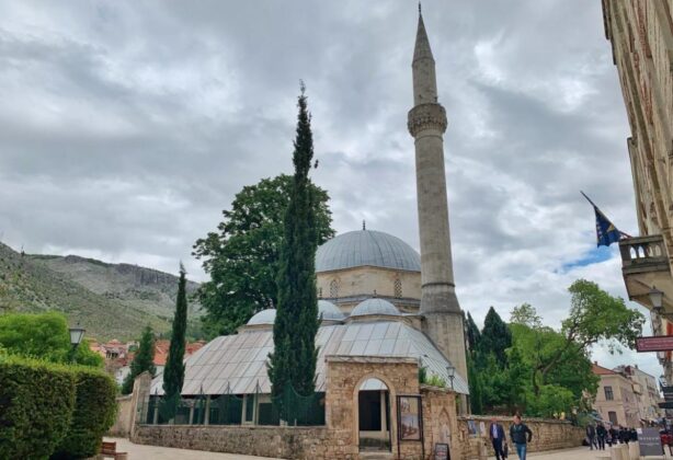 Pročitajte više o članku Migranti provalili u džamiju u Sjevernom logoru u Mostaru