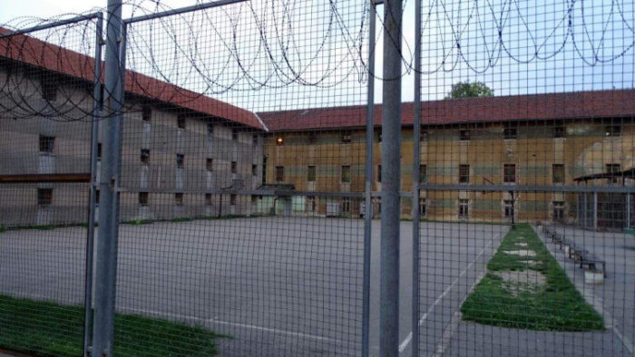 Pročitajte više o članku Nije mogao dočekati kraj kazne: Zatvorenik preko ograde pobjegao iz “bosanskog alkatraza”