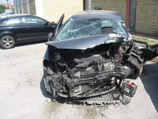 Najvjerovatniji uzrok teške saobraćajne nesreće preticanje u koje se upustio nastradali vozač Golfa 6