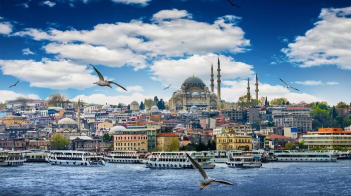 Pročitajte više o članku Turska pretrpjela novi pad valute u jeku krize turizma