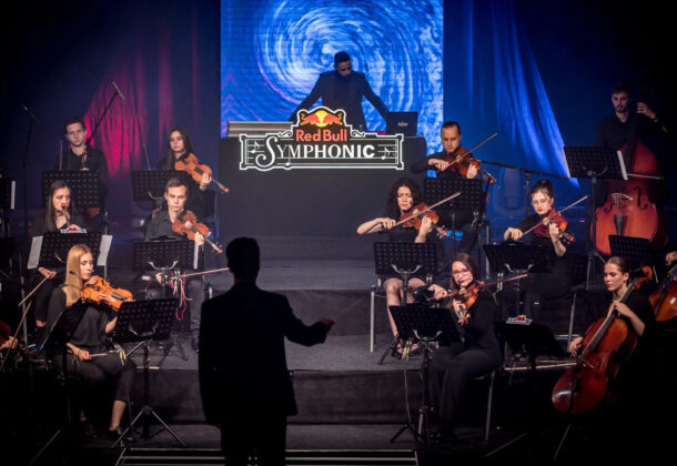 Pročitajte više o članku Indigo i Victoria String Orchestra priredili audiovizuelni spektakl za globalni auditorij