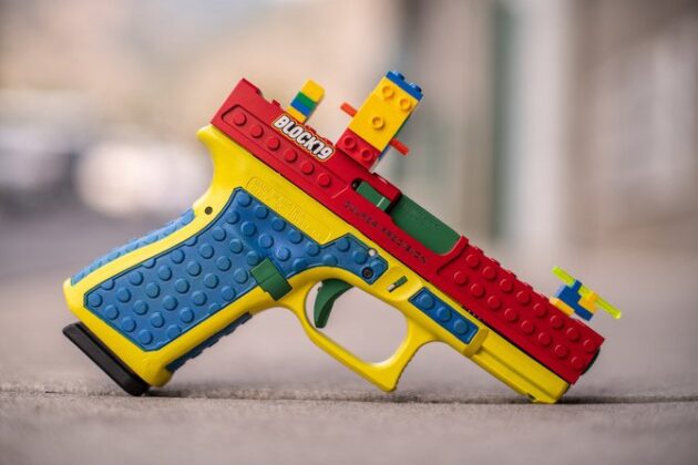Pročitajte više o članku Proizveden pravi pištolj sličan Lego igrački