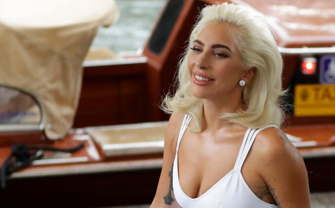 Pročitajte više o članku Lejdi Gaga zavodljivim izlaskom iz bazena pokazala seksi tijelo