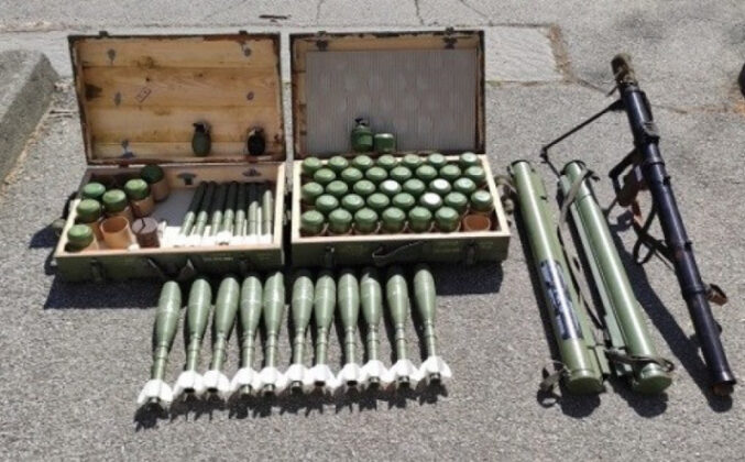 Pročitajte više o članku U kući držao raketne bacače, bombe, mine i tromblone