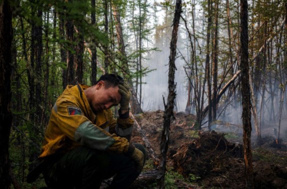 Pročitajte više o članku “Treba nam više ljudi”: Iscrpljeni vatrogasci u borbi protiv požara u Sibiru