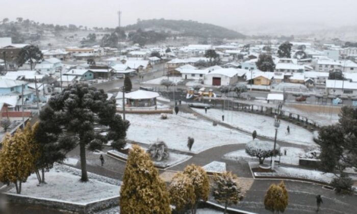 Pročitajte više o članku Snijeg prekrio Brazil s najhladnijim danom u godini (VIDEO)