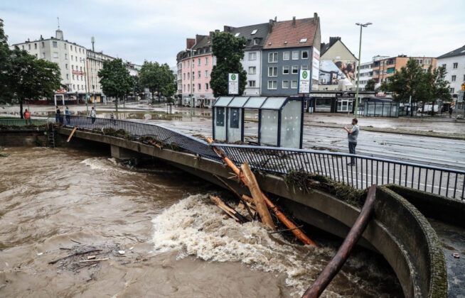 Pročitajte više o članku Apokaliptične scene u Evropi: Cijela sela su potopljena, poginulo više od 120 ljudi