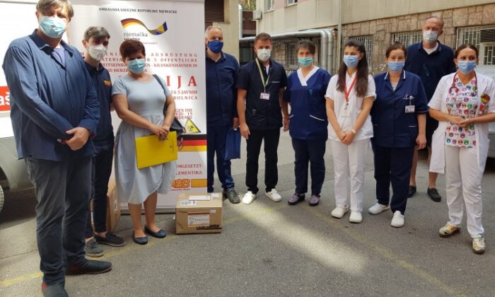 Pročitajte više o članku Njemačka humanitarna organizacija  ASB donirala tri CTG aparata Općoj bolnici