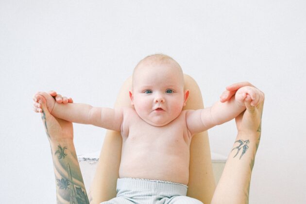 Pročitajte više o članku Vrućine i bebe – Kako ih zaštititi od sunca?