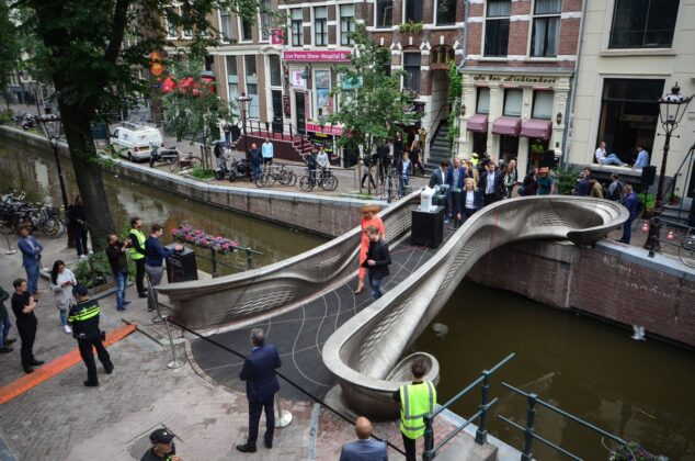 Pročitajte više o članku U Amsterdamu otvoren prvi čelični 3D ispisani most