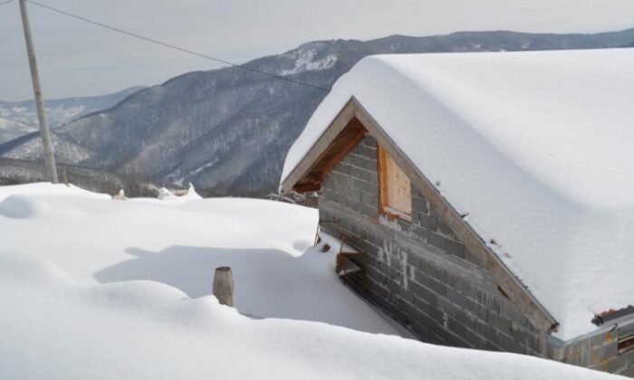 Pročitajte više o članku Ledenjak u sjevernoj Italiji prekrivaju ceradama, sprječavaju topljenje