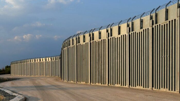 Pročitajte više o članku Grčka podiže ogradu na granici s Turskom usred upozorenja na porast avganistanskih migranata