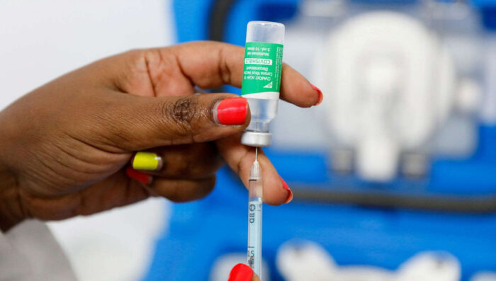 Pročitajte više o članku Delta varijantu i dalje mogu prenositi ljudi koji su vakcinisani