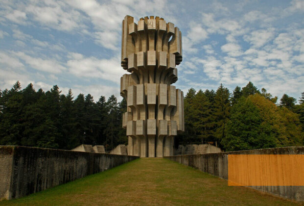 Pročitajte više o članku Posjeti Jugoslovenski memorijalni spomenik na Kozari