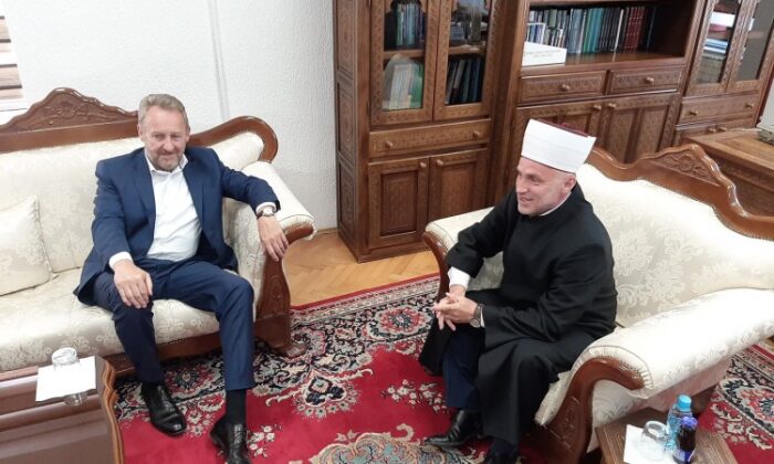Pročitajte više o članku Izetbegović u posjeti Bihaćkom muftijstvu (VIDEO)