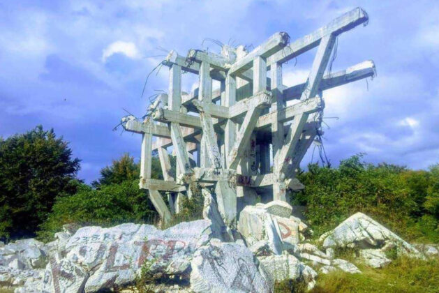 Pročitajte više o članku Spomenik na Makljenu – Nacionalni spomenik ili ruglo?