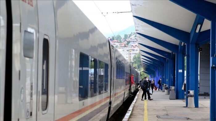 Pročitajte više o članku Sarajevo: Voz od Željezničke stanice do Pazarića počinje saobraćati sljedećeg ponedjeljka