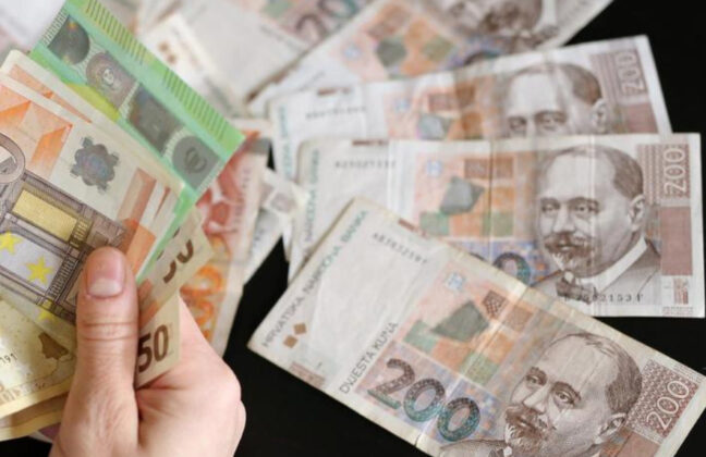 Pročitajte više o članku Hrvatska i uvođenje eura: Evo kakvi će biti rokovi i procedura za zamjenu novčanica