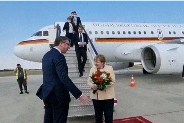 Pročitajte više o članku Angela Merkel sletjela u Beograd, sutra sastanak s liderima regiona u Tirani