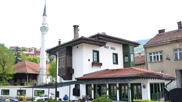 Pročitajte više o članku Inat Kuća Sarajevo – Evo našeg prijedloga za vikend!