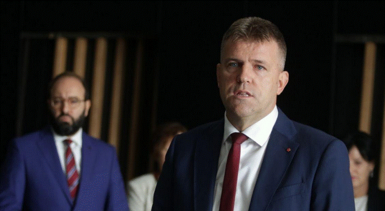 Pročitajte više o članku SDP pozvao SDA i Novalića da ponište odluku ministrice Milićević