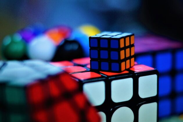 Pročitajte više o članku Kako je nastala Rubikova kocka?