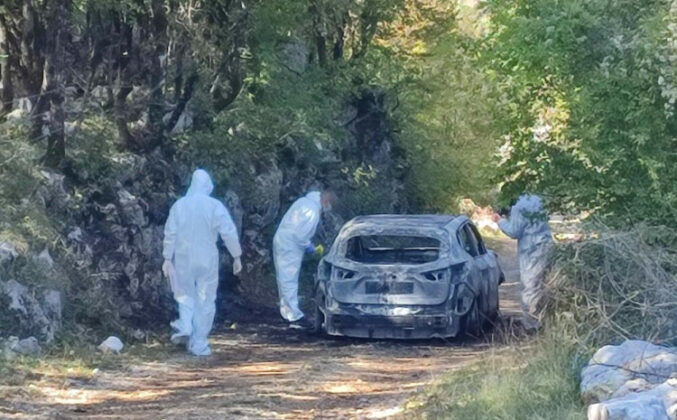 Pročitajte više o članku Pljačka pošte u Nikšiću: Ukradeni Nissan Qashqai istragu odveo u BiH