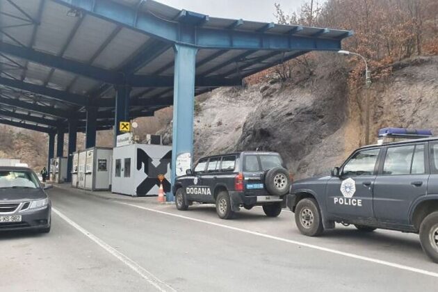 Pročitajte više o članku Sa teritorije Srbije bačena bomba na granični prijelaz Jarinje